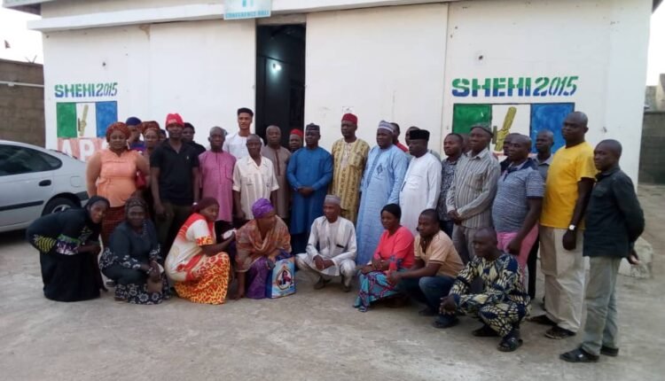 Yuletide: Zamfara APC donates cows, food items to CAN, Igbo, Yoruba communities 