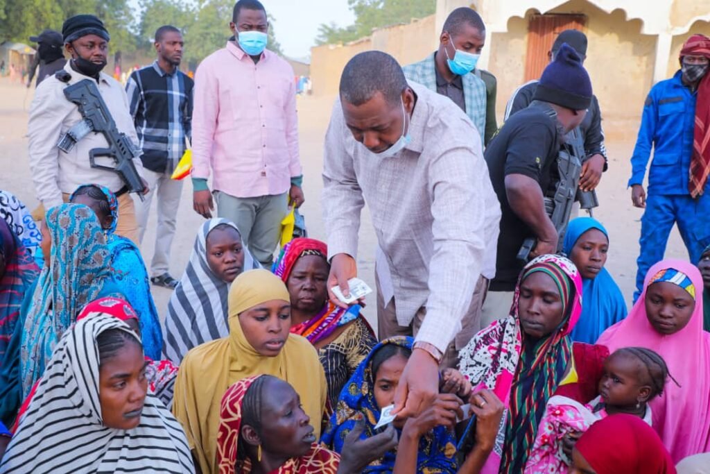 Zulum disburses N343m, food in Ngala 