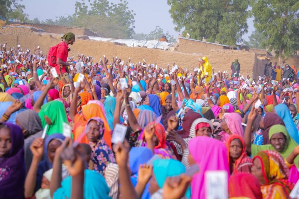 Zulum visits Dikwa, shares N115m, food to 34,000