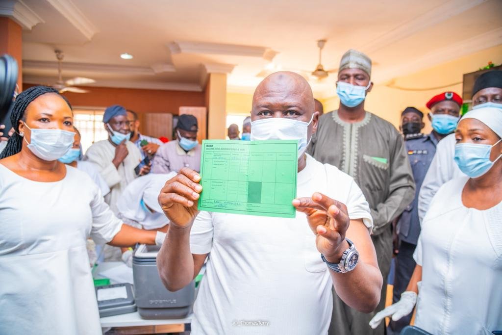 GOVERNOR FINTIRI RECEIVES COVID-19 VACCINE