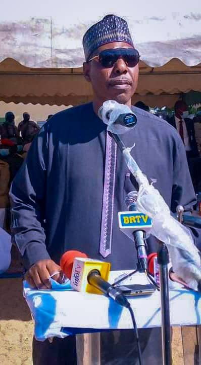 Repatriation: Cameroon hands over 5,000 Nigerian refugees to Borno Governor 