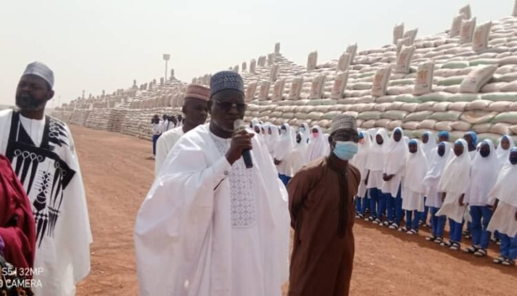 Rice pyramids excite Kebbi students on excursion