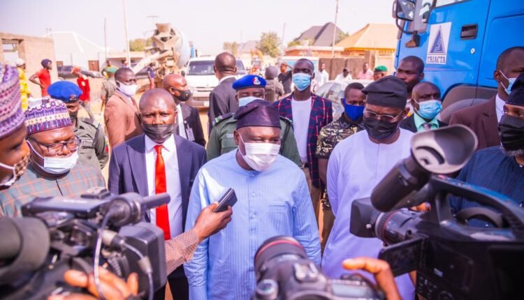 GOVERNOR FINTIRI INSPECTS SOME ROADS CONSTRUCTION IN YOLA