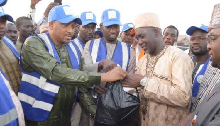 Khadimiya Donates N5m To Victims Of Inferno At Katsina Central Market
