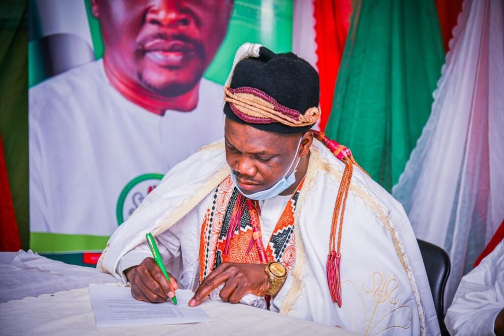 Governors Fintiri and Yahaya Donate N50 million Naira To Support IDPs of Lunguda Waja Communal Clash