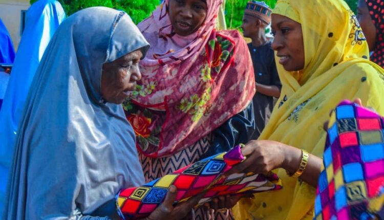 ZAMFARA WOMEN AFFAIRS MINISTRY DISTRIBUTES CLOTHING MATERIALS TO WOMEN AS SALLAH PACKAGE