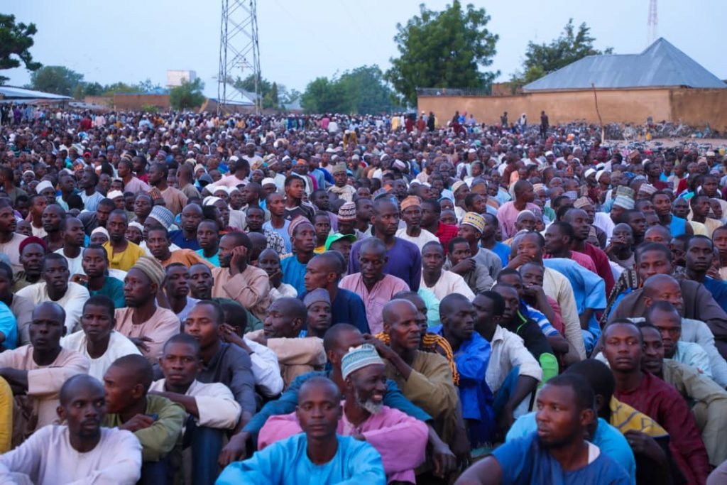 In Damboa: Zulum shares food, N125.5m cash to 40,000 families