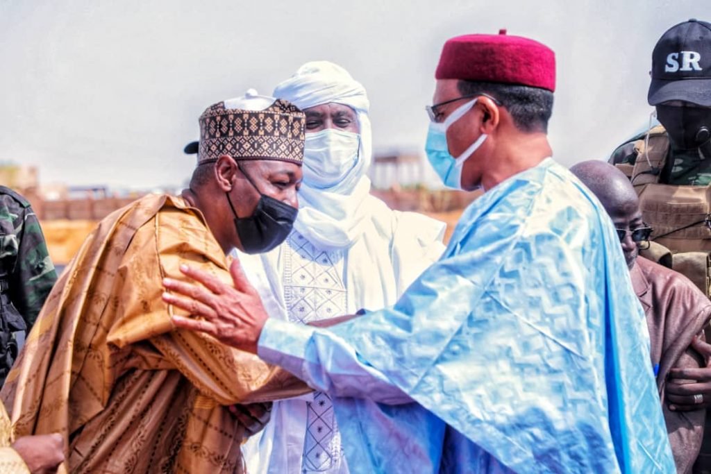 On invitation, Zulum meets Nigerien President Bazoum in Diffa