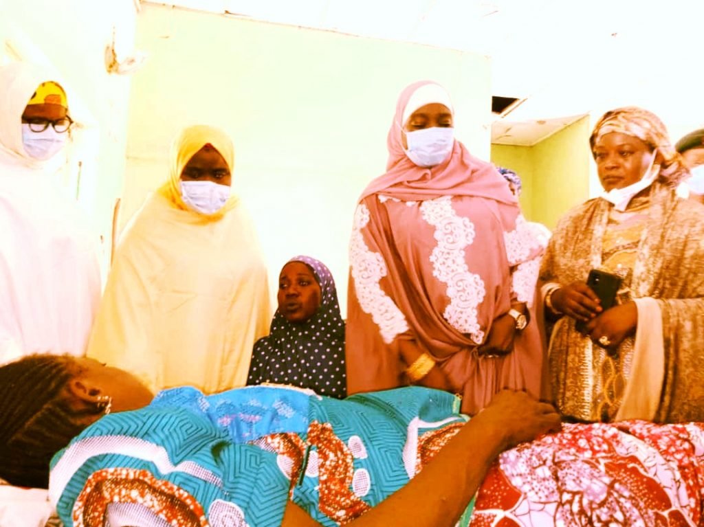 ZAMFARA GOVERNORS' WIFE DISBURSES CASH, CLOTHING MATERIALS TO PATIENTS, WOMEN GROUPS