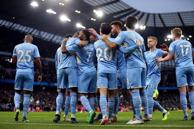 Manchester City hold off Leicester City comeback in 9-goal thriller