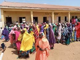 ZAMFARA GOVT DISTRIBUTES FOOD ITEMS, CLOTHES TO IDPS