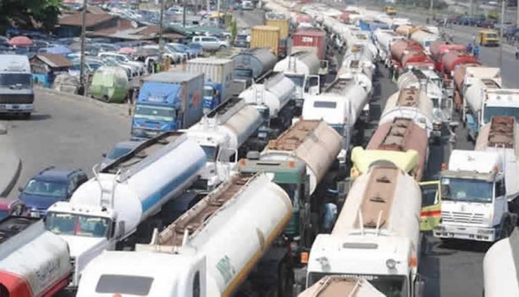 Apapa Gridlocks; Fashola wants traffic law enforcement against indiscriminate parking by trucks 