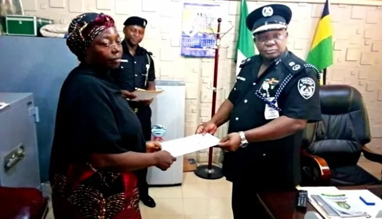 Bandit attack: Police present N60m cheques to families of 6 slain officers in Kebbi