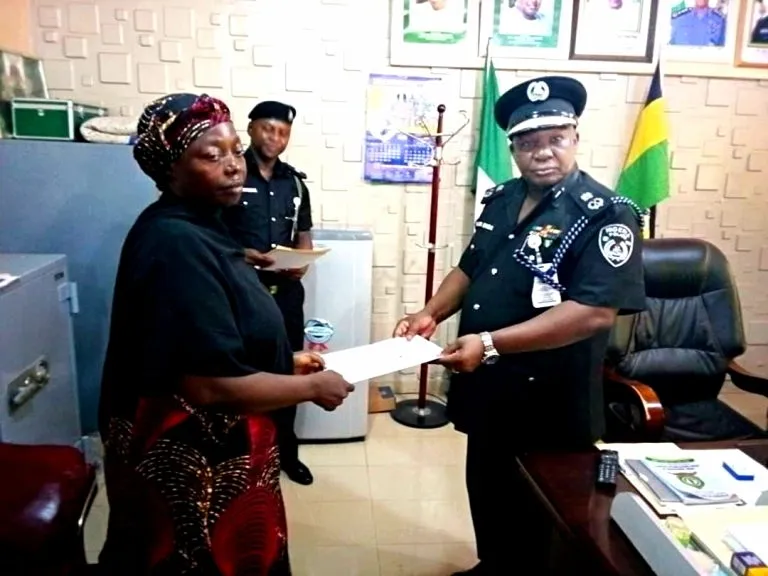 Bandit attack: Police present N60m cheques to families of 6 slain officers in Kebbi