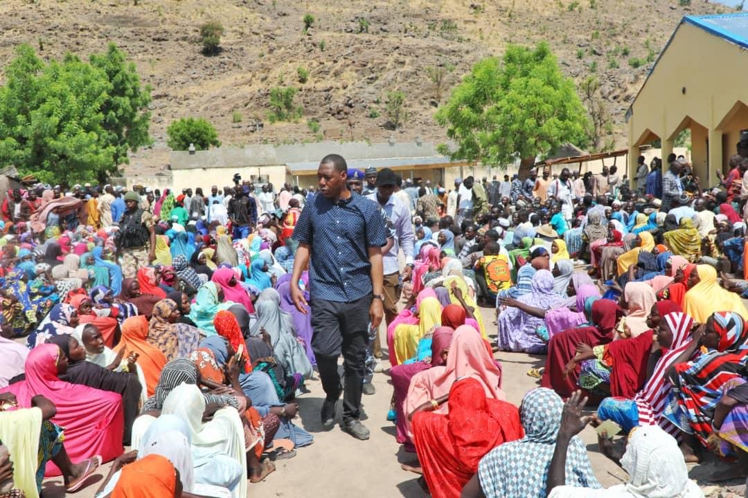 Zulum in Kirawa; resettles 2,500 families with N120m, food