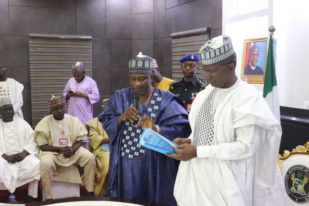 MATAWALLE DONATES 17 VEHICLES TO APC RECONCILIATION GROUP