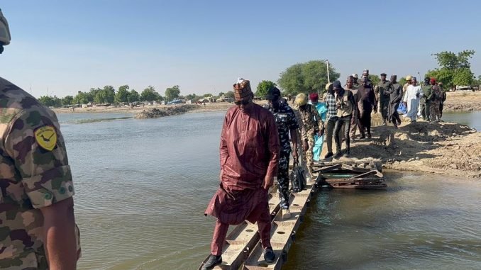 Floods: Zulum in Niger Republic, visits Borno refugees displaced from Malam-Fatori 