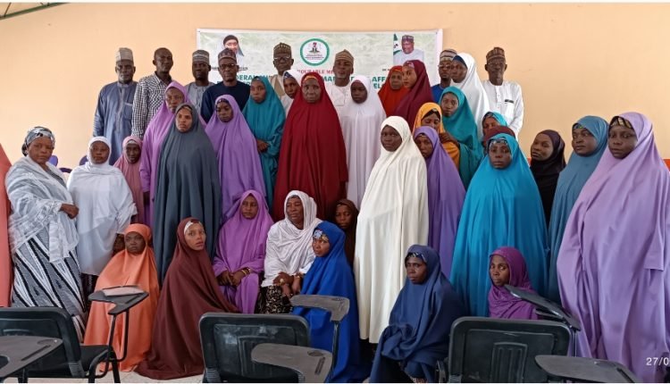 FG empowers 100 vulnerable women, girls in Yobe
