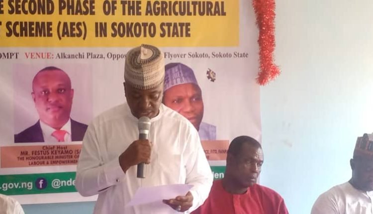 NDE Gives 100.000 Agric Loan To 22 People In Sokoto