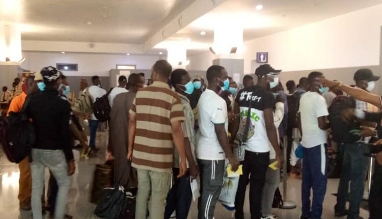 NEMA receives another batch of 143 repatriated Nigerians from Niger Republic