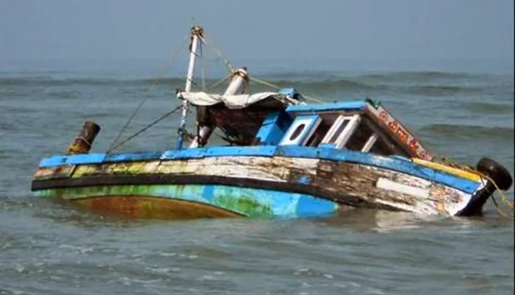 Boat conveying over 100 persons capsizes in Kwara