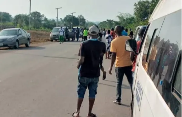 Kidnapping : Drivers block Enugu State road over constant abduction of drivers, passengers