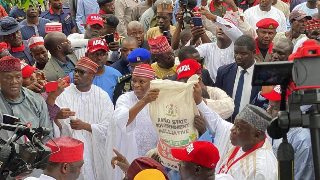 Palliatives: Kano Govt. distributes 457,000 bags of rice, maize to vulnerable