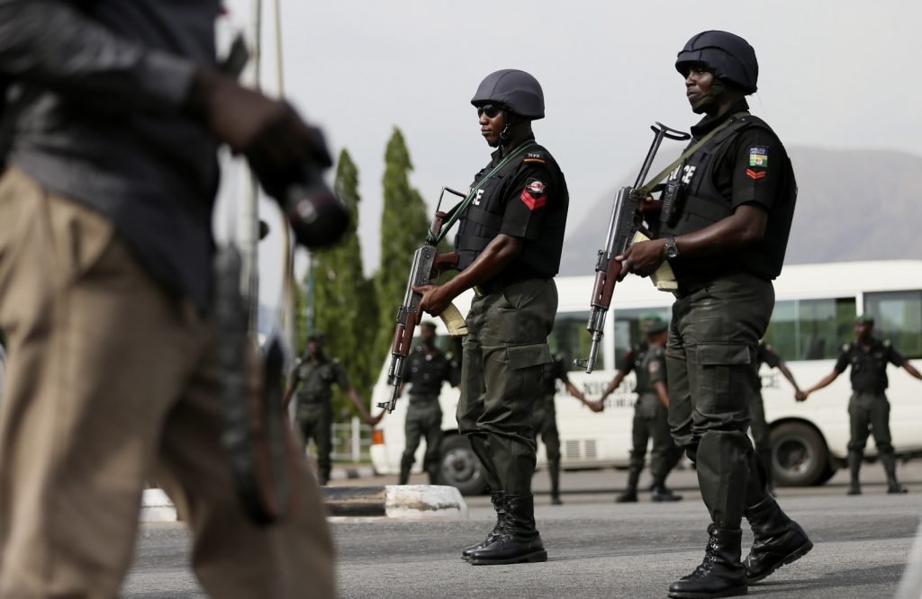 Police rescue 4-year-old, arrest suspected traffickers