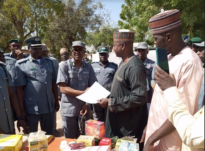 Customs Intercepts 1,198 Cartons,  3,027 Packets of Fake Drugs, Hands it Over to NAFDAC