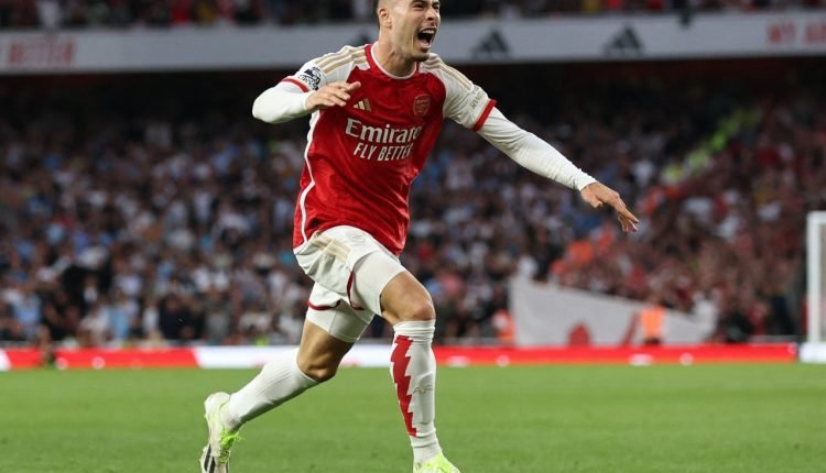 Martinelli's Brilliance Propels Arsenal to a Resounding 5-0 Victory Over Crystal Palace