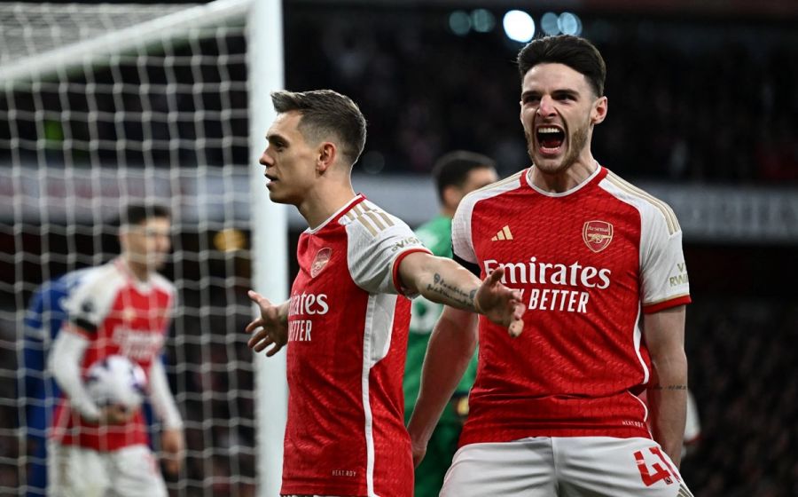 Arsenal's Rampage Shocks Chelsea: 5-0 victory fuels title dreams