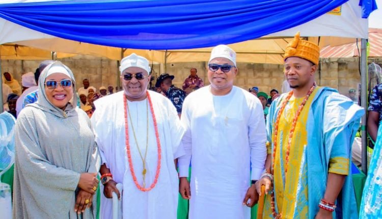 Eid-Ed-Fitr: NIWA boss, Oyebamiji doles out food items worth millions to Osun residents