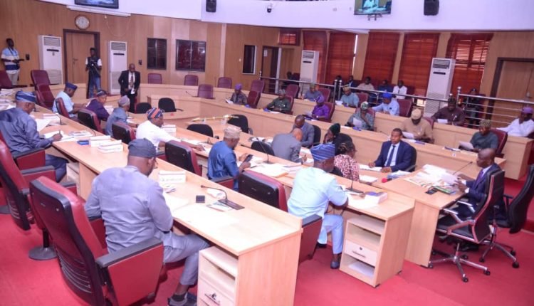 Osun assembly appoints three deputy clerks following amended service commission law