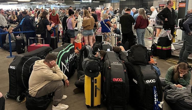 Power Outage Strands Passengers at Manchester Airport, Causing Massive Flight Disruptions