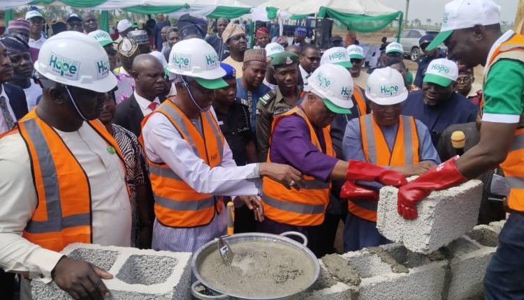 Renew Hope Estate: FG warns contractors on quality job, timely completion