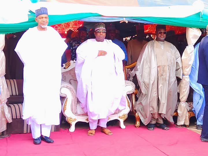 Gov Idris procures chemicals to combat rice disease in Shanga