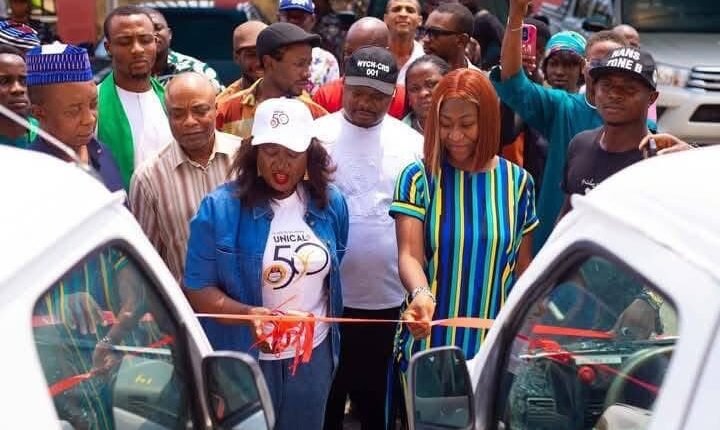 UniCal VC inaugurates shuttle buses for transportation on campus