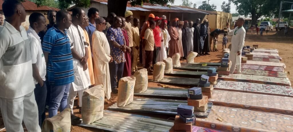 Nasarawa Govt distributes relief materials to rainstorm victims