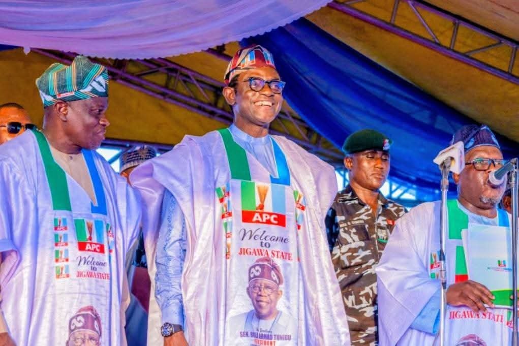 President Tinubu Receives over 64,000 Jigawa Defectors into APC