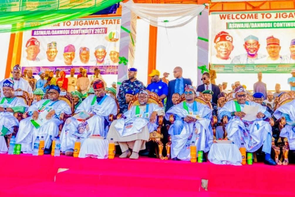 President Tinubu Receives over 64,000 Jigawa Defectors into APC