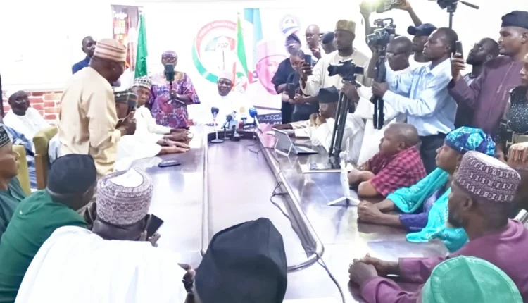 Adamawa PDP chairmen, 21 LG leaders defect to APC