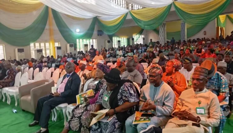 YABATECH, Fashola advocate deep reforms, excellence in public service