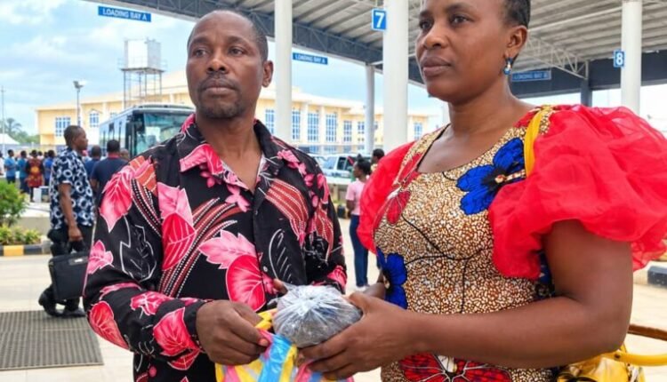 Abia bus driver returns over N400,000 forgotten by passenger